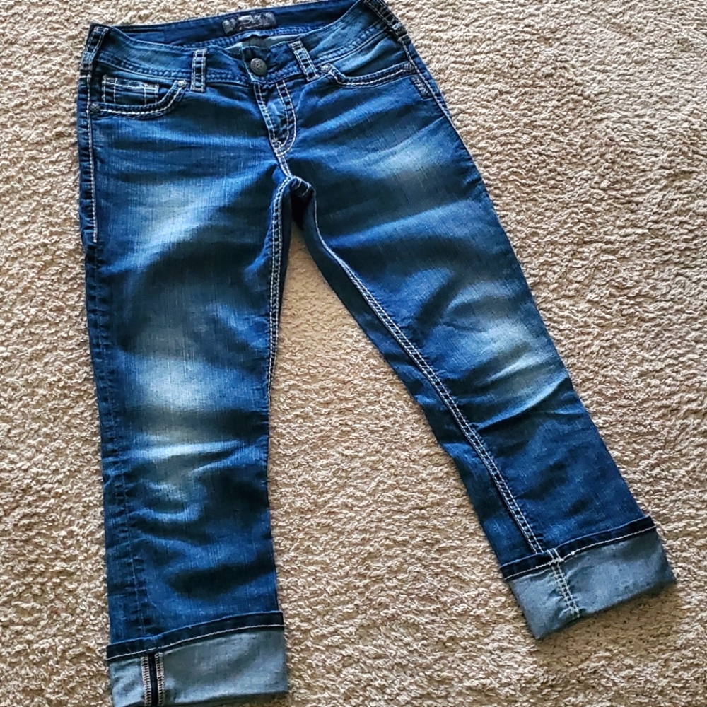 Silver Suki Capri 28 Cropped Jeans